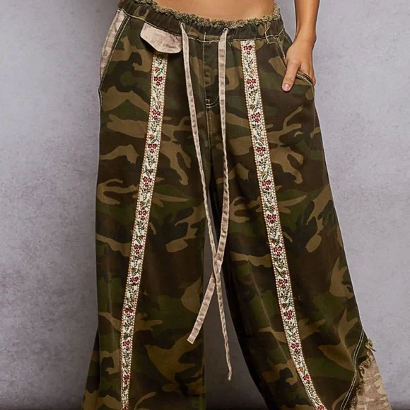 New Pol Clothing Patchwork Floral Camo Jeans Pants Cargo Relaxed Wide Leg - Picture 5 of 13